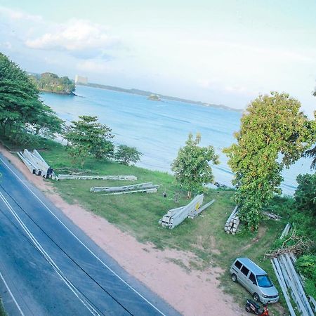 Htn Bay Resort Weligama Exteriör bild